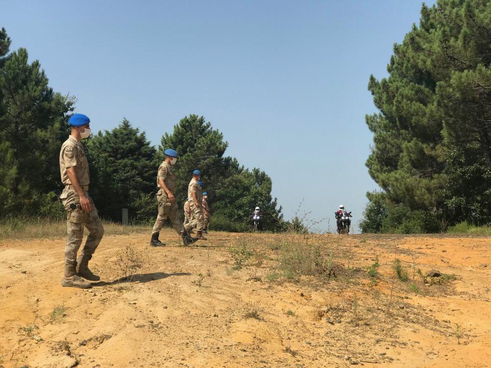 <p>Ormanlara giriş yasağı sonrası İstanbul İl Jandarma Komutanlığına bağlı ekipler Sarıyer’de bulunan ormanlık alanlarda denetim gerçekleştirdi.<br />
 </p>
