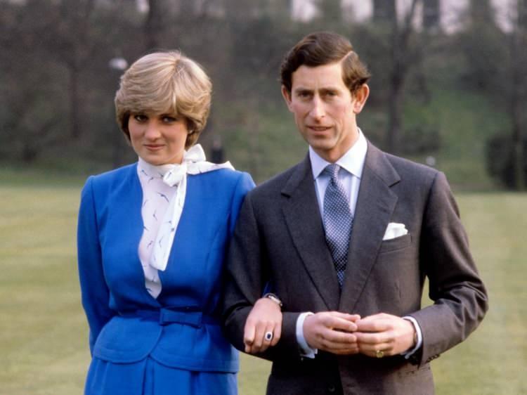<p><span style="color:#EE82EE"><strong>İngiliz Kraliyet Ailesinde en olaylı evliliğe imza atan Prenses Diana ve Prens Charles'in düğün yıl dönümlerinde düğün pastalarından kalan bir dilim pasta satışa çıkarıldı. </strong></span></p>
