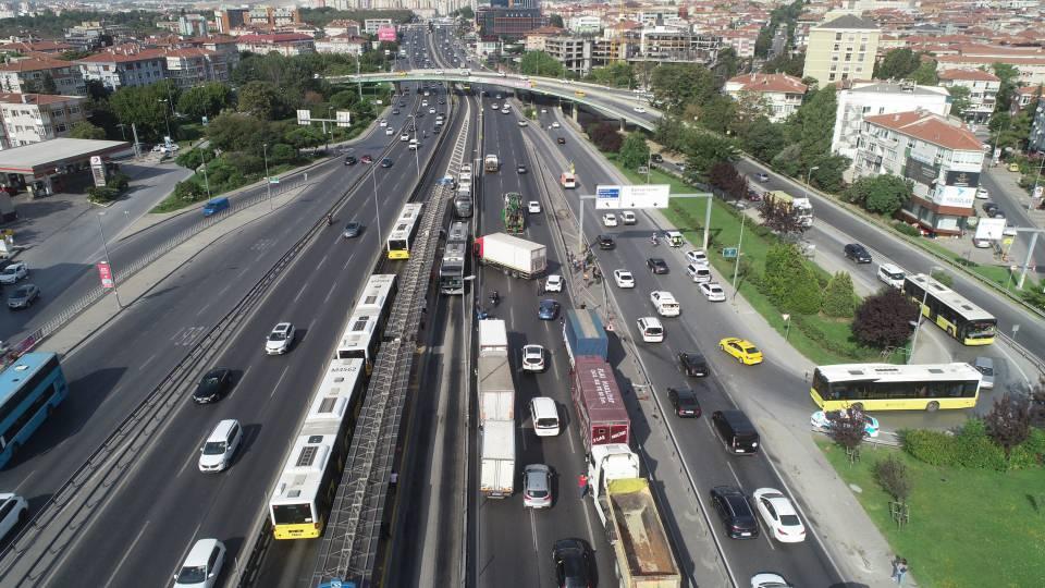 <p>Kaza, saat 08.30 sıralarında, D-100 Karayolu'nun Bakırköy İncirli mevkii Edirne istikametinde meydana geldi. </p>
