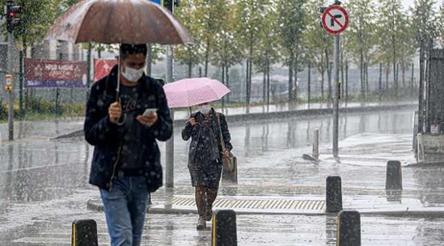 <p>AKOM ile Meteoroloji Genel Müdürlüğü verilerine göre, hafta boyunca 35-38 dereceler aralığında seyreden bunaltıcı sıcakların, rüzgarın kuzeyli yönlerden kuvvetlenmesi (30-60 km/s), sıcaklıkların 10-12 derece birden azalarak 25-27 derece civarına kadar gerilemesi bekleniyor.</p>
<p> </p>