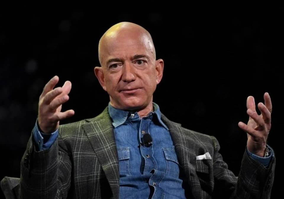 <p><strong>2 - JEFF BEZOS: 193.3 MİLYAR DOLAR</strong><br />
<br />
AMAZON - BLUE ORİGİN'S</p>