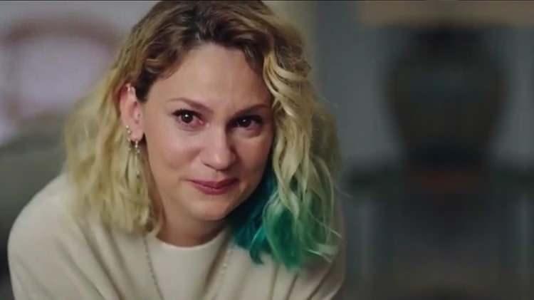 <p><span style="color:#B22222"><strong>Ormancılar, itfaiyeciler, asker, polis, kadın, esnaf canla başla yangınla mücadele ederken Farah Zeynep Abdullah gibi bazı isimler ise sosyal medyada goygoy peşindeydi. Farah, sağa sola çamur atarak bir mikser gibi ortalığı karıştırmak için çabaladı. Hatta bir ara Tarım ve Orman eski bakanına bile laf attı.</strong></span></p>