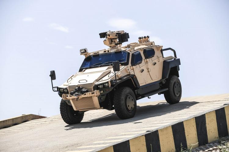 <p>Ejder Yalçın muharip araç ve ambulans konfigürasyonlarıyla sergilenecek. Kalifikasyonu tamamlanan ve geçmiş fuarlarda sergilenen prototipten farklılıklar içeren Yörük 4x4 de IDEF'te boy gösterecek. IDEF 2021'de ayrıca Yörük 4x4'ün pikap versiyonu ilk kez tanıtılacak.<br />
</p>