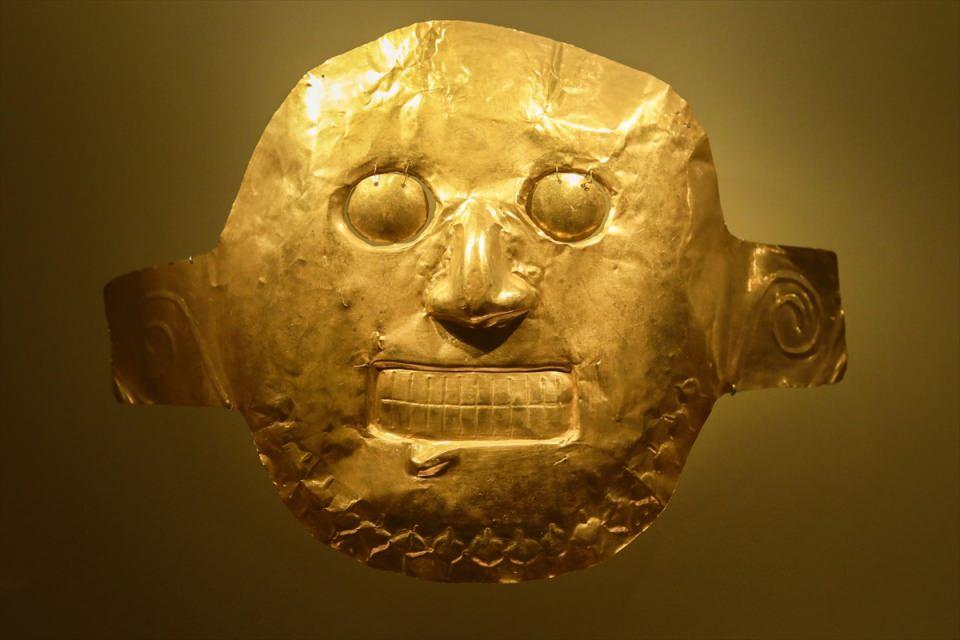 <p>Kolombiya’nın başkenti Bogota’daki altın müzesi “Museo del Oro”nun ziyaretçileri ülkenin altın dolu tarihine yolculuk ediyor.</p>

<p> </p>
