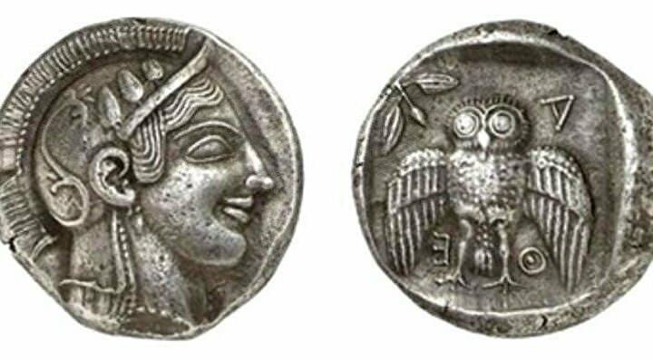 <p>Dünyada sadece 40 tane bulunan ve değeri 1 milyon dolar olan Antik Yunan dönemine ait bir yüzünde Athena bir yüzünde baykuş figürünün olduğu sikke evinde bulunan Ahmet Ş. de adli kontrol şartıyla tutuksuz yargılanmak üzere serbest bırakıldı. Ahmet Ş.’nin ifadesinde gerçek değeri 1 milyon dolar olan sikkenin imitasyon olduğunu, Hatay Harbiye’de bir antikacıdan 12 dolara satın aldığını tarihi sikkelere merakı olduğu için aldığını söylediği öğrenildi. Sikke ise polis tarafından Adana Müze Müdürlüğüne teslim edildi. Sikkenin gerçek mi yoksa imitasyon mu olduğu yapılan araştırmadan sonra otaya çıkacak.</p>
<p> </p>