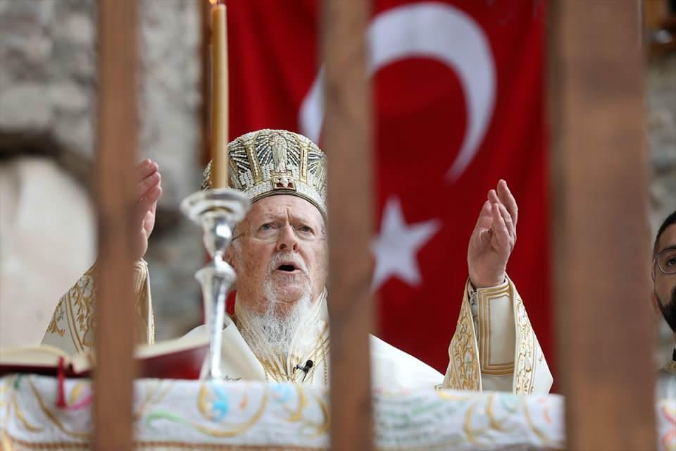 <p>Hazreti Meryem'in, İslam alemi için de çok önemli bir konuma sahip olduğuna işaret eden Bartholomeos, Hristiyanlar için Meryem Ana'nın kutsiyetinin tartışılmaz mahiyette olduğunu vurguladı.</p>
<p> </p>
