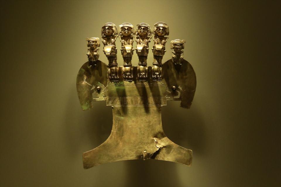 <p>Kolombiya'da Armenia, Cali, Cartagena, Pasto, Santa Marta kentlerindeki altın müzelerinin yanı sıra Leticia kentindeki Etnoğrafya Müzesinde de binlerce altın sergileniyor.</p>

<p> </p>
