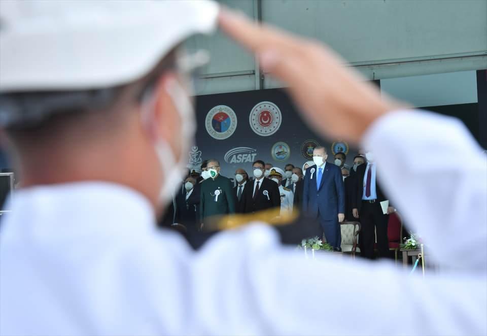 <p>Dünyanın en üst ligine çıkacağız. Cumhuriyetimizin 100. yılı olan 2023'te milletimize vereceğimiz en büyük armağanın bu olduğuna inanıyorum.</p>