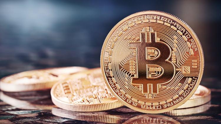 <p><strong>BITCOIN GÜÇLÜ YÜKSELDİ</strong></p>

<p>Kripto para birimlerinin atası olan Bitcoin Cuma gününden bu yana hareketli seyrediyor. Kripto para birimi Bitcoin, 44 bin 554 dolar seviyesine kadar yükseldi. </p>
