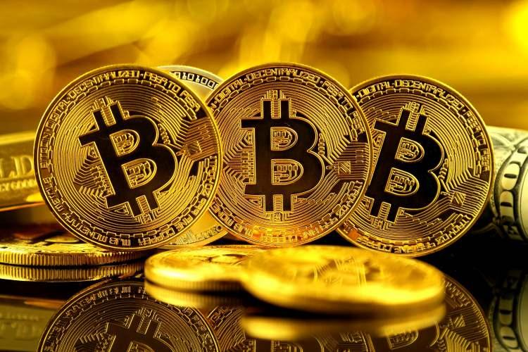 <p>Bu seviyeyi daha önce 18 Mayıs'ta gören Bitcoin yaklaşık 3 aydır düşüş trendindeydi. Kripto para birimlerindeki yükselişin etkisini yakalamak isteyen yatırımcıların altından çıkıp kripto paralara yöneldiği iddia ediliyor. </p>