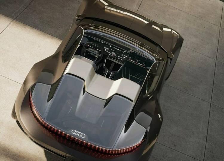 <p>Araçta 80 kWh kapasiteli bir patarya paketi yer alıyor. Bu bataryalar 500 kilometrelik bir menzil vadediyor.</p>