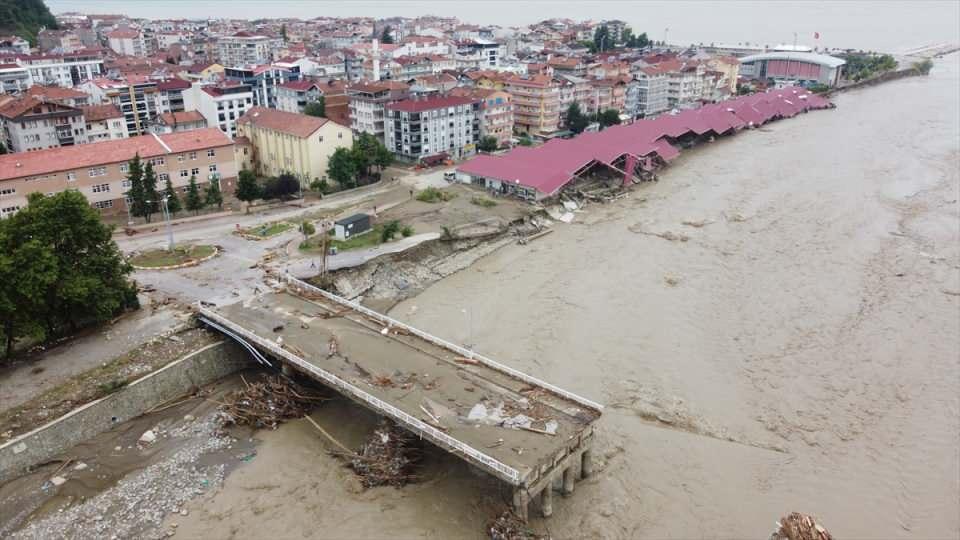 <p>Selin yol açtığı tahribat AA ekibince drone ile havadan görüntülendi.</p>

<p> </p>

