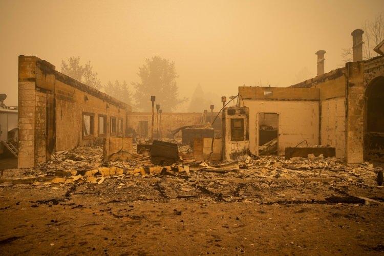<p>California Orman ve Yangından Koruma Departmanı (Cal Fire) görevlisi Ryan Bain, "Bu tür havalarda yangın faaliyetleri hızlanacak. Ama iyi olan şu ki uçakları kaldırabiliriz." dedi.</p>
<p> </p>
