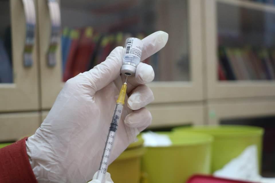 <p>Yaklaşık 2 yıl önce Çin'in Wuhan kentinde çıkan ve kısa sürede dünyanın neredeyse her yerine yayılan Koronavirüse (Kovid-19) on milyonlarca kişiye bulaştı. Salgın nedeniyle 4 milyonun üzerinde kişi hayatını kaybetti.</p>

<p> </p>
