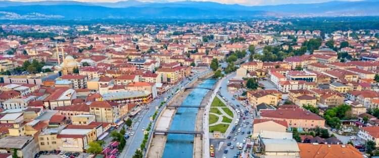 <p><strong>'Marmara Bölgesi'ne talep artıyor'</strong></p>

<p>Açıklamada görüşlerine yer verilen Hepsiemlak Genel Müdürü Zeynep Tandoğan, temmuz verilerinin Marmara Bölgesi'ne talep artışı olduğunu gösterdiğini belirterek, en yüksek artış yaşanan ilk 10 il sıralamasında Bursa, Sakarya ve Yalova'nın yükselişe geçen iller arasında yer aldığını bildirdi.</p>
