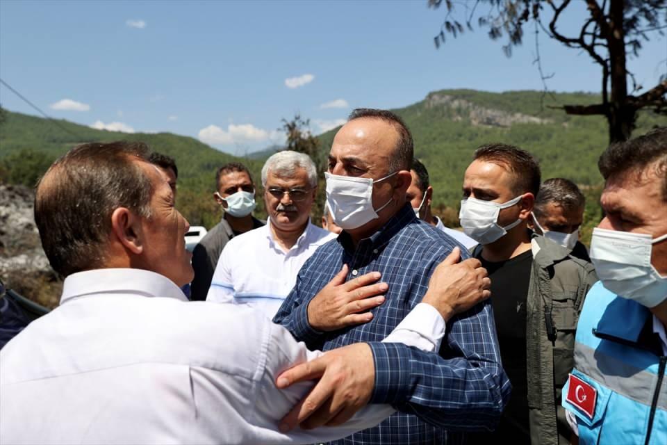 <p>Yangından zarar gören ev, ahır, bahçe, tarla ve ormanlık alanı da inceleyen Çavuşoğlu, Karaağaç Mahallesi'nde vatandaşlarla buluştu.</p>
