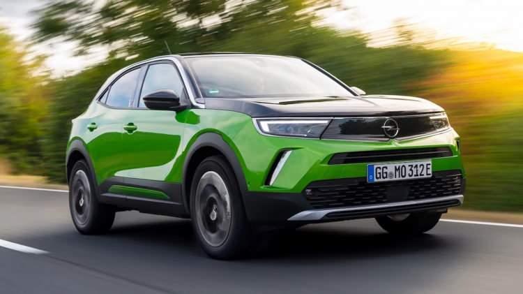 <p>Opel'in Astra HB 1.2 Benzinli MT-6 110 HP Edition Manuel modeli <strong>289 bin 500 TL'den 241 bin 900 TL'ye</strong> geriledi.</p>