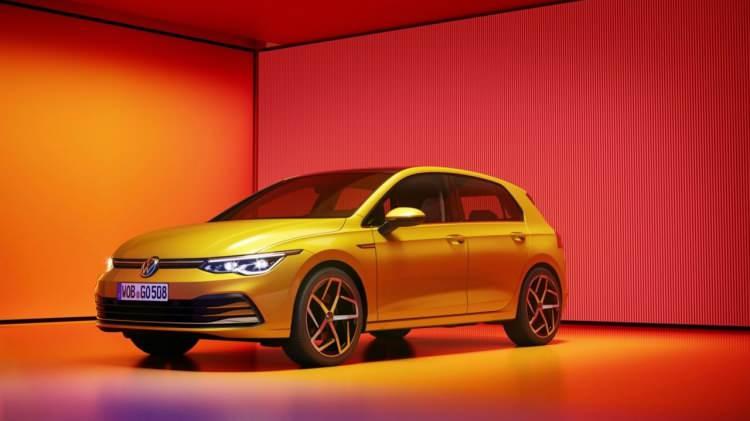 <p><strong>Volkswagen'in Golf 1.0 TSI 110 PS Manuel </strong>Impression modeli<strong> 241 bin 200 TL'ye</strong> düşürüldü.</p>
<p> </p>