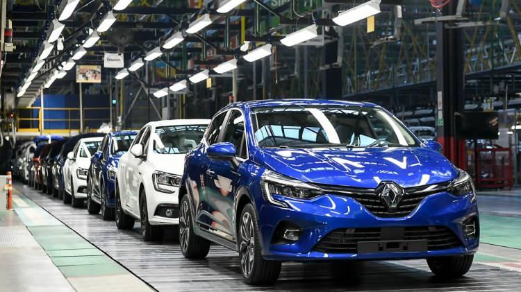 <p>Renault'tan yapılan açıklamada, "Yeni matrah düzenlemesinin baremler arasındaki geçişlerde yüzde 5 - yüzde 17 oranlarında indirim olarak yansıyacağını söyleyebiliriz" denildi.</p>

<p> </p>
