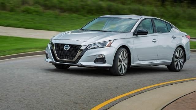 <p><strong>Nissan Altima</strong></p>
<p>Çarpışma ve dayanıklılık: Geçerli</p>
<p>Kaza önleme ve azaltma: Geçerli ( Farlar kabul edilebilir)</p>
<p>Çocuk koltuğu güvenliği: Geçerli +</p>