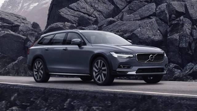 <p><strong>Volvo V90</strong></p>
<p>Eylül 2020'den sonra üretilen araçlar için geçerli.</p>
<p>Çarpışma ve dayanıklılık: Üst düzey</p>
<p>Kaza önleme ve azaltma: Üst düzey (farklar kabul</p>
<p>edilebilir)</p>
<p>Çocuk koltuğu güvenliği: Kabul edilebilir</p>