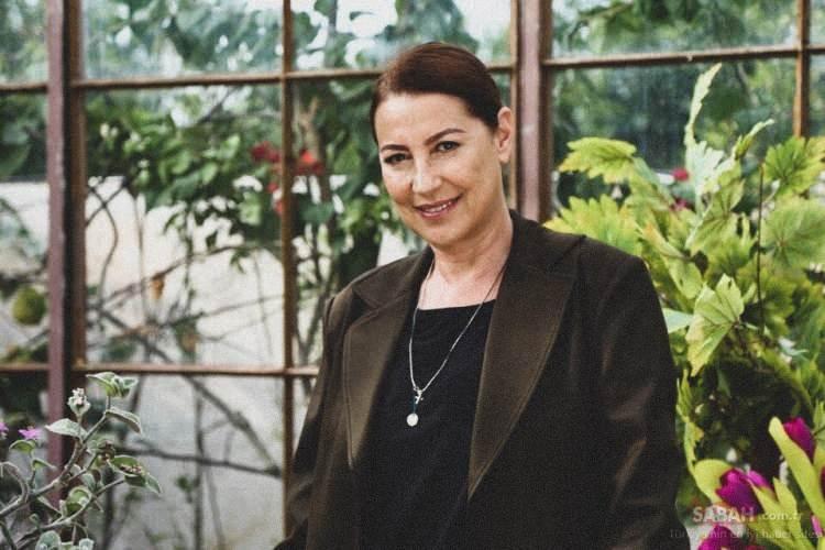 <p><span style="color:#800080"><strong>Vahide Perçin'in başarılı kariyer hayatı gibi aile hayatı ve özel yaşamı da oldukça merak konusu.</strong></span></p>