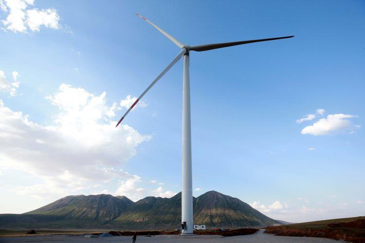 <p>Yurt dışından getirtilen ve yurt içinde üretimi yapılan parçalardan oluşuyor. 'N149' dediğimiz bu türbinin ağırlığı yaklaşık 500 ton. </p>
