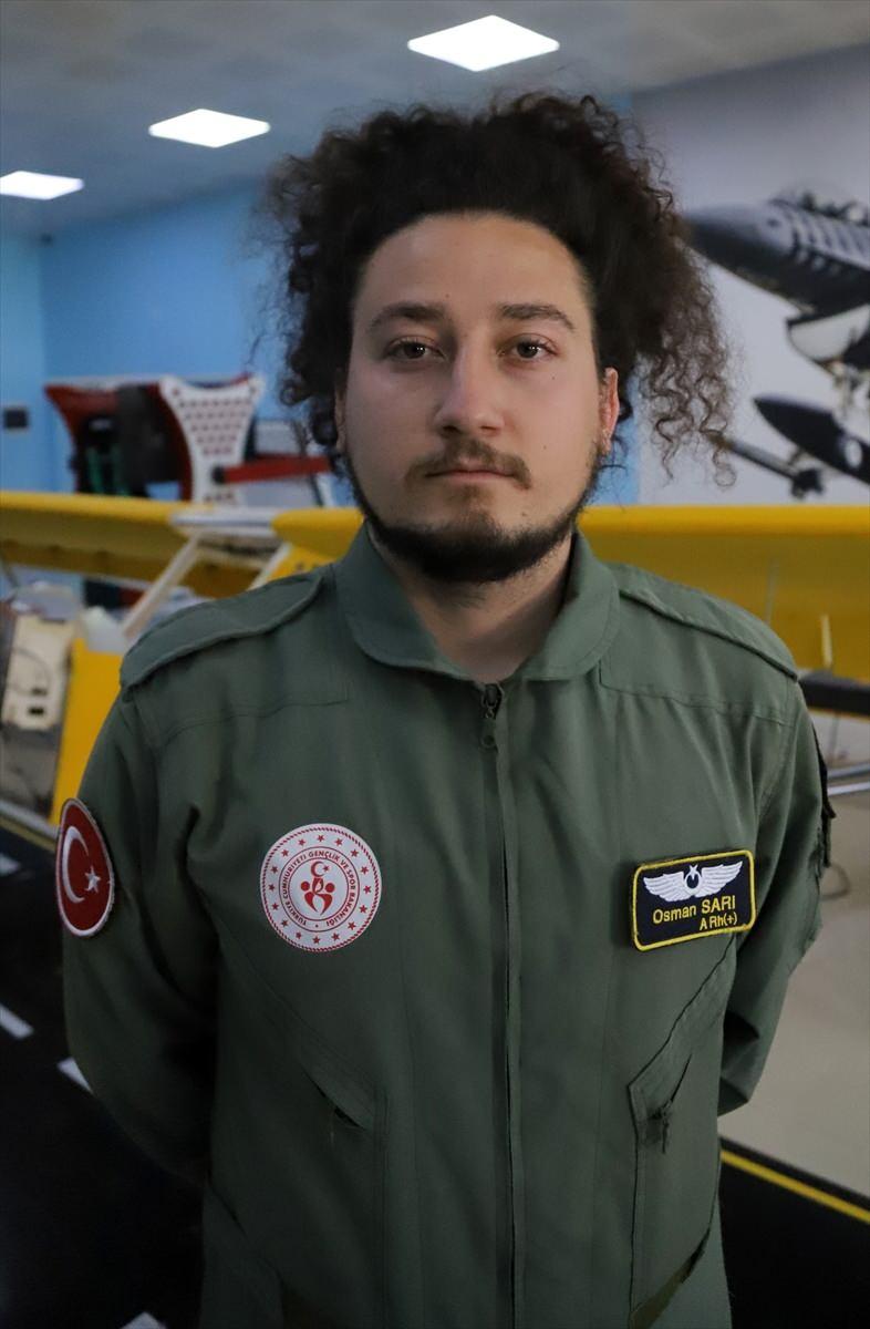 <p>Hayal ederek başladıkları sürecin sonuna yaklaştıklarını vurgulayan Kaya, şöyle devam etti:<br />
<br />
"Uçağı öncelikle hayal ettik ardından tasarladık, üretim aşamasının ardından kontra plak ve alüminyum karbon fiber kullanarak ürettik. Guinness yetkilileriyle görüşmelerimiz sürüyor.</p>
