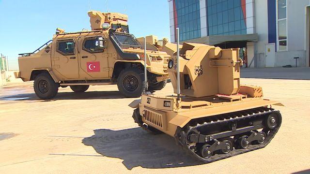 <p>Biz de bu aradaki konsepti doldurabilecek, muadillerine göre yaklaşık yüzde 200 daha hafif sistemi, yüksek kalibrede yapay zeka ile donatıp 4x4 küçük araçlardan hafif tanklara kadar kullanabilecek modüler bir sistem yaptık." diye konuştu.</p>
<p> </p>