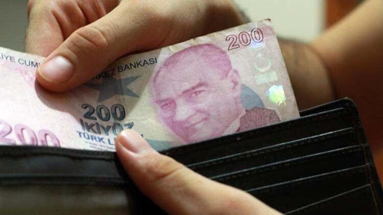 <p>NAFAKA ÖDERKEN</p>
<p>Mahkeme tedbir nafakası ödenmesine karar verdikten sonra yapılan ödemelerde bir açıklama yoksa, mahkeme bakıyor, ödemeler tedbir nafaka miktarı veya onun katları kadarsa, tedbir nafakası ödenmiş kabul ediyor.</p>