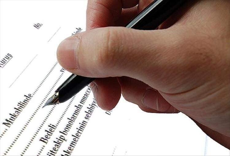 <p>ALIŞVERİŞLERİNİZDE SENETLE BORÇLANIRSANIZ</p>
<p> </p>
<p> Enflasyonun yüksek olduğu zamanlarda peşin ödeme yapacak olanlar satıcılardan büyük bir rağbet ve iltifat görür, satış fiyatında neredeyse yararı yarıya indirim yapılırdı</p>
