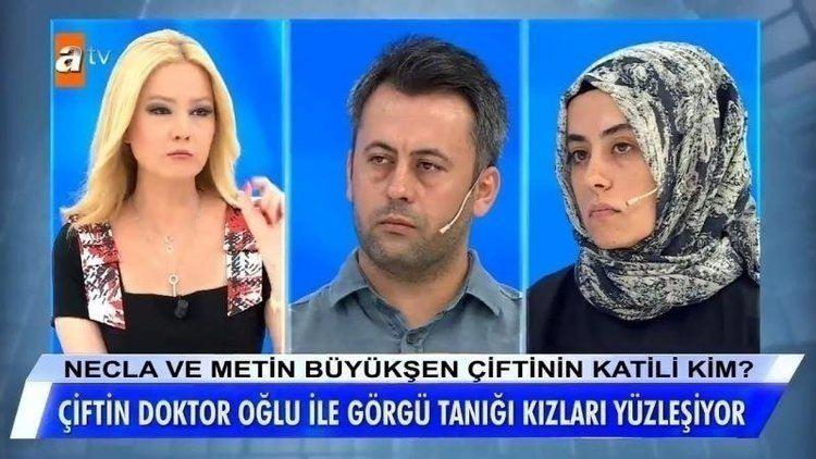 <p><span style="color:#000080"><strong>İLK BELİRLEMELERE G&Ouml;RE&hellip;</strong></span></p>

<p><span style="color:#B22222"><strong>Gelen son dakika bilgisine g&ouml;re ise: Konya'da &uuml;&ccedil; yıl &ouml;nce &ouml;ld&uuml;r&uuml;len Metin ve Nejla B&uuml;y&uuml;kşen cinayeti soruşturması kapsamında ge&ccedil;en ay tutuklanan ve tutuklu bulunduğu cezaevinde d&uuml;n fenalaşıp hayatını kaybeden Mustafa okşen İsmail Mahallesi'nde toprağa verildi.</strong></span></p>
