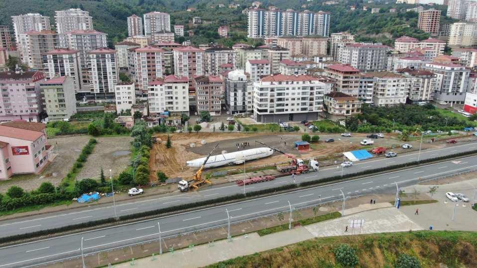 <p>Bizim de burada ana bina çalışmamız olacak. 7-8 ay içerisinde burada güzel bir tesis yapmayı düşünüyoruz" ifadelerini kullandı.<br />
</p>