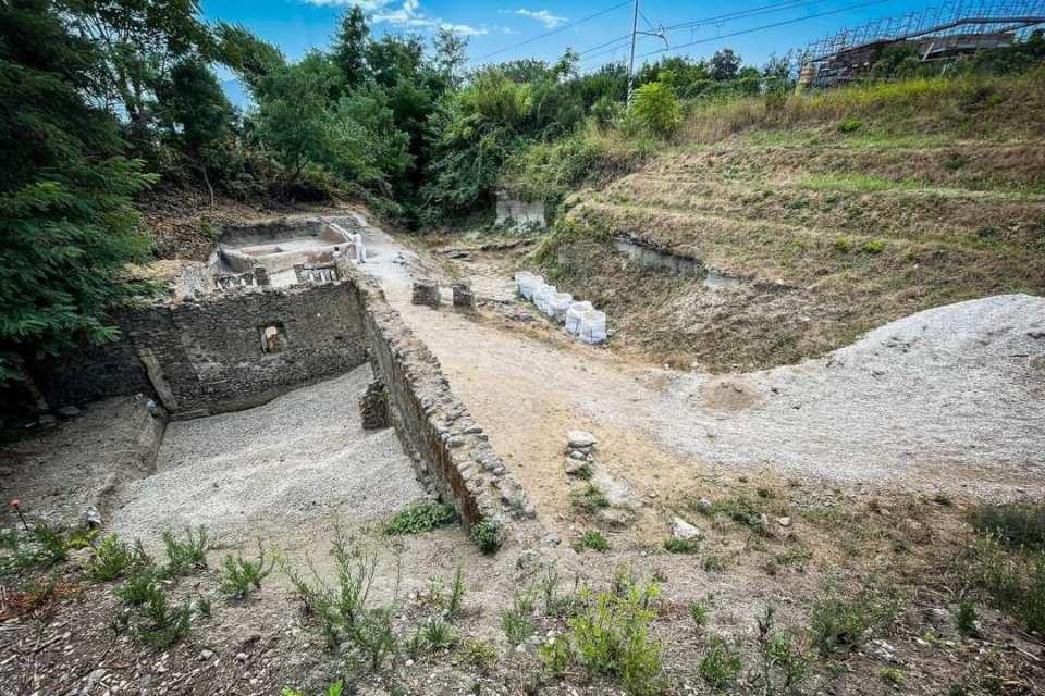 <p>Ayrıca açıklamada İtalya Kültür Bakanı Dario Franceschini’nin “Pompeii, şaşırtmaktan asla vazgeçmiyor” ifadeleri de yer aldı.</p>
