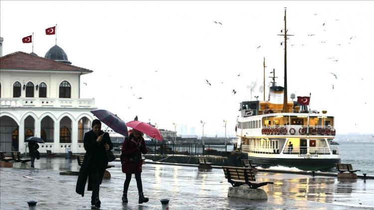 <p>Meteoroloji 1. Bölge Müdürlüğü İstanbul Bölge Tahmin ve Erken Uyarı Merkezi'nden yapılan açıklamaya göre, bugün akşam saatlerinden sonra Sakarya ili çevresinde beklenen sağanak ve gök gürültülü sağanak yağışların yerel olarak kuvvetli (21-50 kg/m2) ve yer yer çok kuvvetli (51-80 kg/m2) olacağı tahmin ediliyor.</p>
