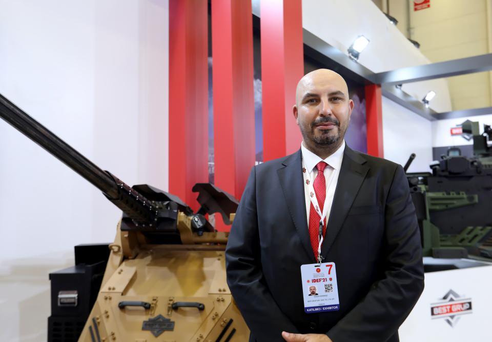 <p>Derebaşı, söz konusu silah kulelerinin konvansiyonel silah sistemleriyle karşılaştırıldığında atış başarı oranı, sürdürebilirlik ve lojistik anlamında çok daha büyük avantajları olduğuna işaret ederek, son teknolojiyle donatılan yapay zekalı silah kulesi ile artık harekat sahasının ihtiyaçlarını daha hızlı karşılayabildiklerini anlattı.</p>

<p> </p>

