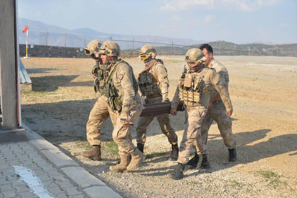 <p>Burada bulduğumuz eserler ve parçalarda bunların somut belgeleri niteliğindeydi."</p>
<p>Öncel, bulunan eserlerin müzenin arşivinde yerini alacağını belirterek, "Gerekli bakımları ile restorasyonları yapıldıktan sonra Kültür ve Turizm Bakanlığımızın izinleriyle sergilerde yerini alacaktır." ifadesini kullandı.</p>
<p> </p>