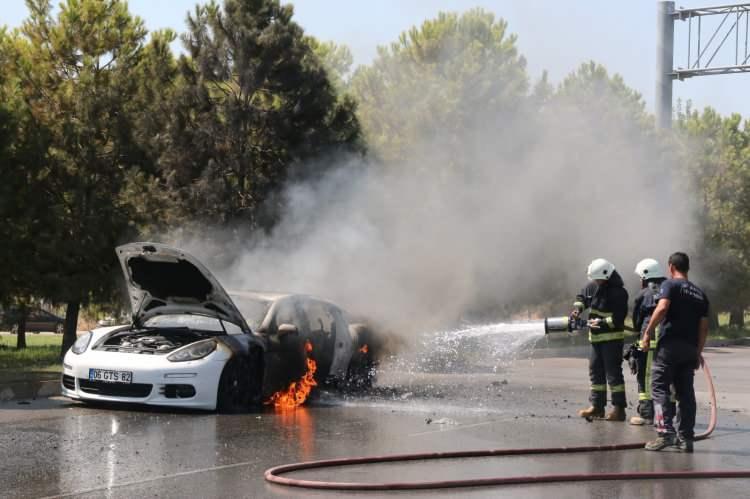 <p>Edinilen bilgiye göre olay, Kepez ilçesi Santral Mahallesi, Antalya Bulvarı üzerinde meydana geldi.</p>
