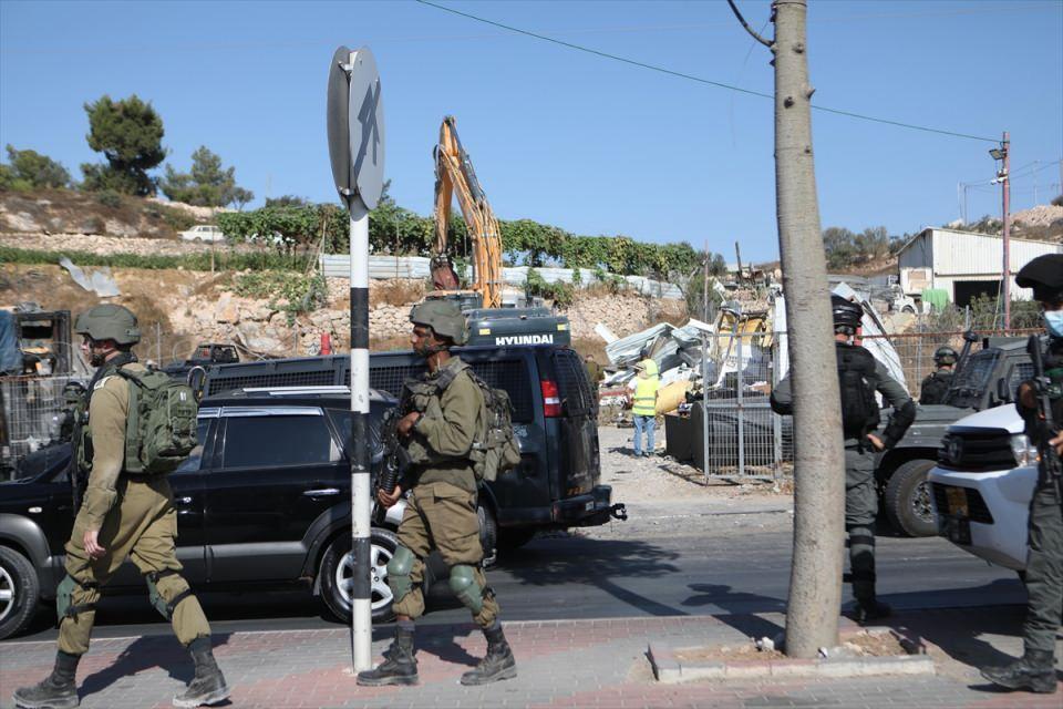 <p>İsrail güçlerinin burada Filistinli Et-Tin ailesine ait evi ruhsatsız olduğu gerekçesiyle yıktığı belirtildi.</p>

<p> </p>

