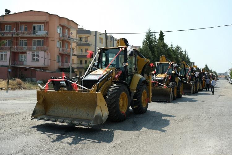 <p><strong>"Unutulmaz bir gündü"</strong><br />
<br />
Vatandaşların konvoya ilgi gösterdiğini belirten damat Okan Uslu, “Mesleğimiz icabı böyle bir etkinlik oluşturalım istedik. Operatör arkadaşlarımız da bizlere destek verdiler. </p>