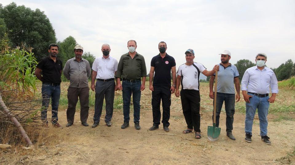 <p> Koç, "Tarım ve Orman İl Müdürlüğü tarafından çiftçilere verilen yüzde 50 hibeli tohumu kentte hayvancılığın gelişmesi için ürünleri ekiyoruz. </p>