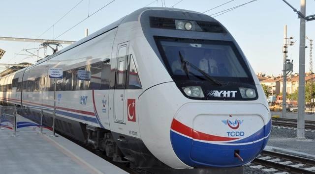 <p>Ankara-Sivas hızlı tren hattı ile iki kent arasındaki seyahat süresi 2 saate, Konya Karaman hattı ile iki kent arası seyahat süresi 35 dakikaya düşecek.</p>
