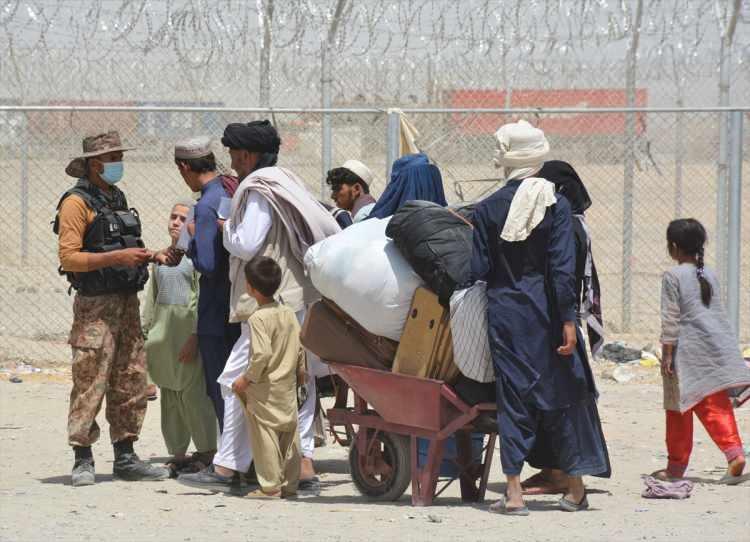 <p>Diğer yandan Taliban'ın, Afganistan'da Pençşir vilayeti dışında kontrolü sağlaması, sınır kapılarına da yansıdı.</p>