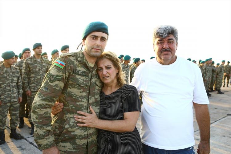 <p>Evladının Karabağ savaşında da vatani görevini şerefle yerine getirdiğini vurgulayan Sadıgov, "Böyle evlatlarımız olduğu için gurur duyuyorum. Hepsi birer cengaver. Hepsi benim kendi evladım." ifadelerini kullandı.<span style="color:rgb(41, 43, 44)">rini kullandı.</span></p>