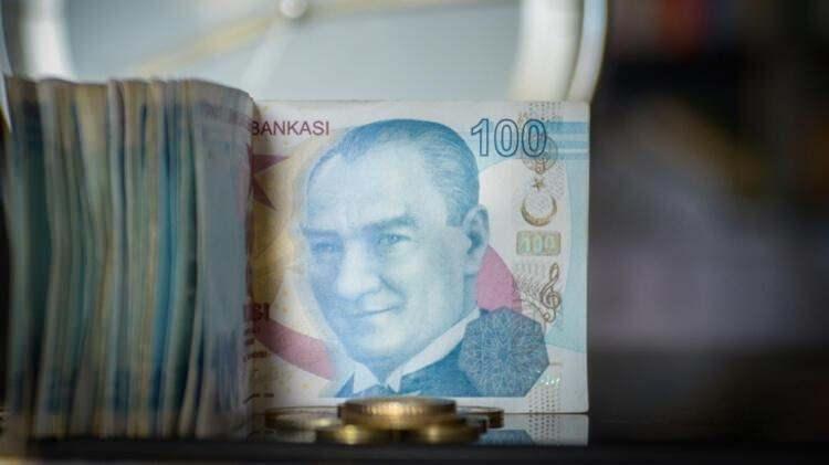 <p>6 aylık enflasyon zam oranını geçerse enflasyon farkı da maaş zammına eklenecek.</p>