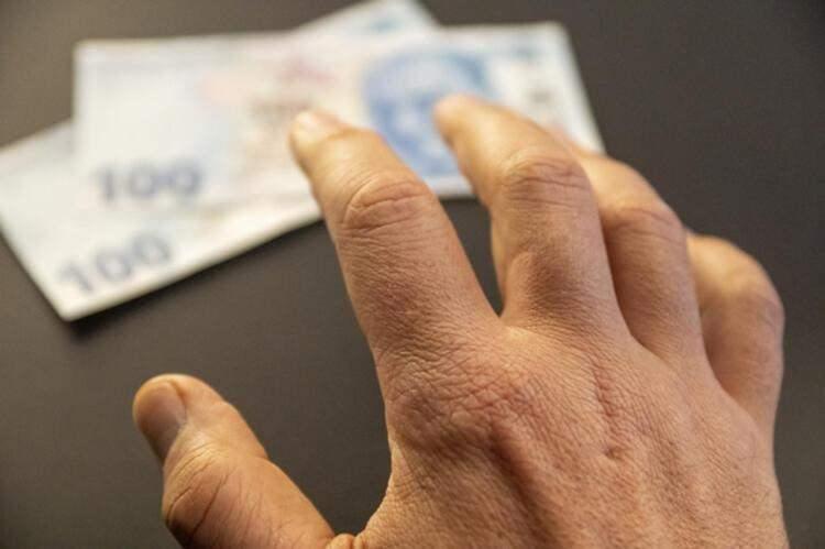 <p>DEVRİM NİTELİĞİNDE ÇALIŞMA </p>
<p>Tasarruf teşvik fonu, taşeronların kadroya geçirilmesi, emeklilere intibak sağlanması gibi devrim niteliğinde bir değişiklik olacak ek gösterge düzenlemesi kapsamlı bir çalışmayı da içeriyor.</p>