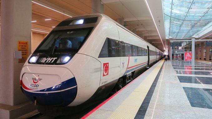<p>Başkan Recep Tayyip Erdoğan, Cumhuriyet'in temellerinin atıldığı Sivas Kongresi'nin yıl dönümü olan 4 eylül tarihinde iki önemli yüksek hızlı tren hattının açılışını yapacak. </p>
