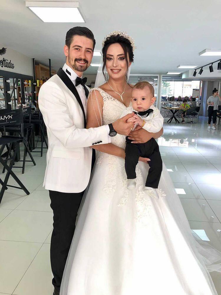 <p>. Düğünümüzü ertelediğimize değsin istedik. Düğünümüzü oğlumuz olsun, birlikte yapalım istedik. Kendisi de düğünümüze şahit olsun diye. Birçok kişinin isteyip de yağamayacağı bir şey.</p>