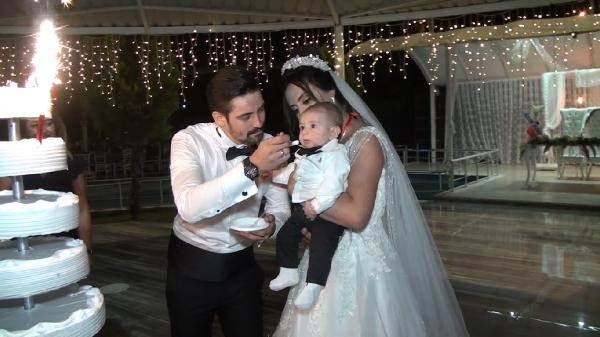 <p>'UNUTULMAYACAK BİR ANI OLDU'<br />
Nikaha 2, düğüne 3 kişi katıldıklarını ifade eden Merve Kalem ise, "Pandemi sürecinde biz de düğünümüzü erteledik. Birkaç kere ertelendi bu düğün</p>