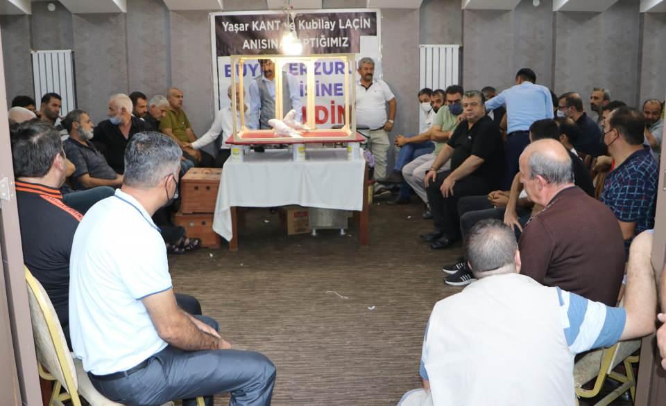 <p>Almanya'da peyzaj işi yapıyorum ve 40 yıldır orada yaşıyorum. Türkiye'de olduğum sürede de güvercin besliyordum. Bu sevdayı oraya taşıdım. Biz buradan güvercin götürebiliyoruz ama oradan buraya getirmemize izin verilmiyor" diye konuştu.</p>
<p> </p>